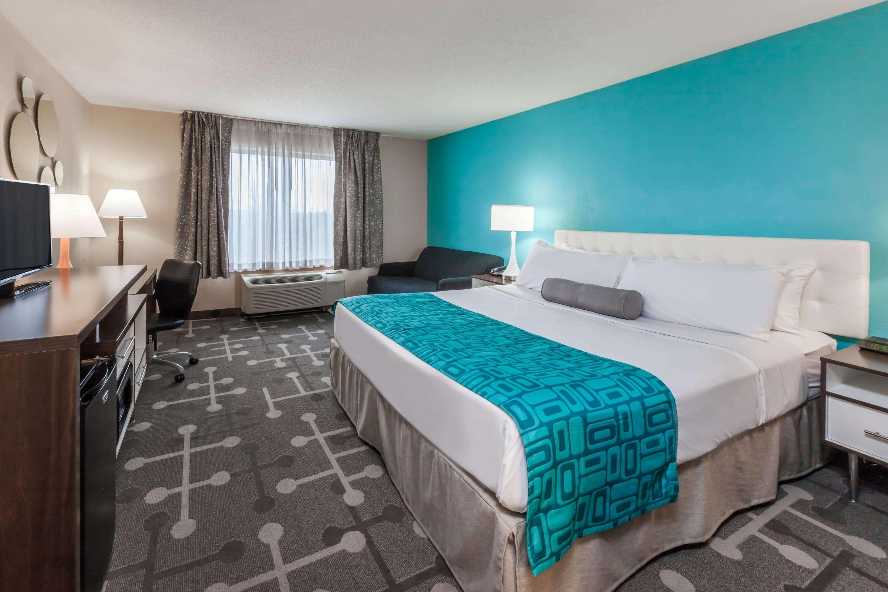Howard Johnson By Wyndham Romulus Detroit Metro Airport Exterior photo
